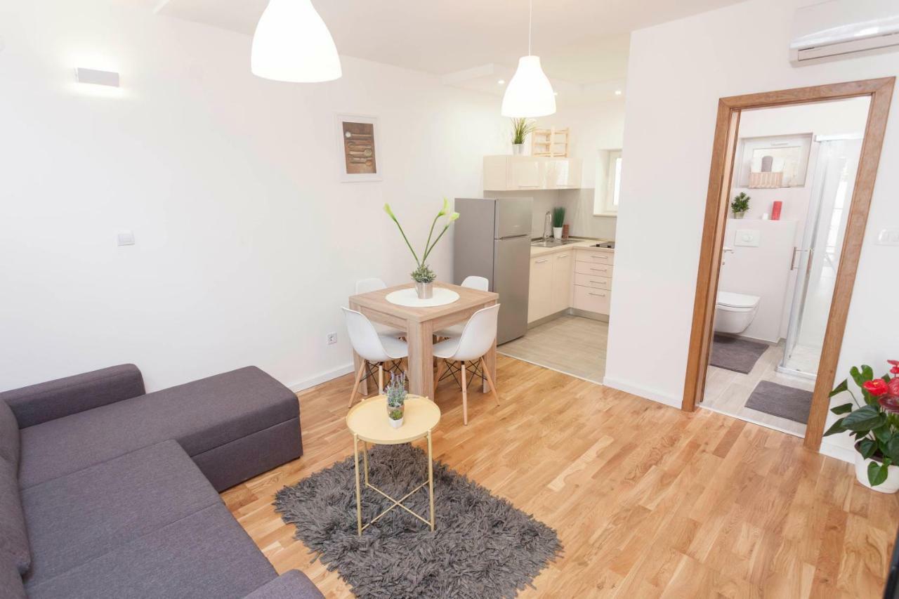 Apartment Mikula Makarska Esterno foto