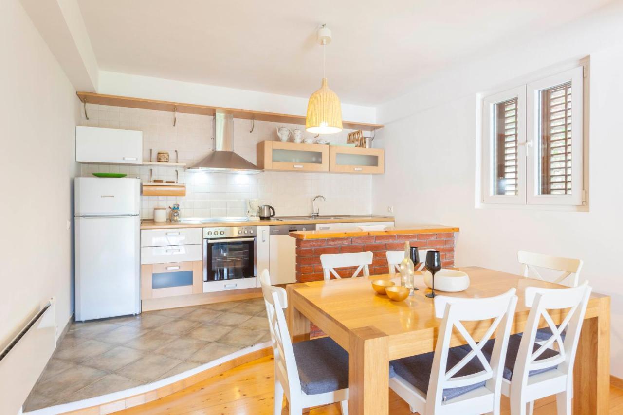 Apartment Mikula Makarska Esterno foto